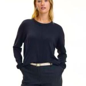 Reitmans oval neck sweater- size XS
